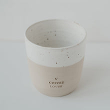 Afbeelding in Gallery-weergave laden, Koffiemok in aardewerk &quot;Coffee Lover&quot;
